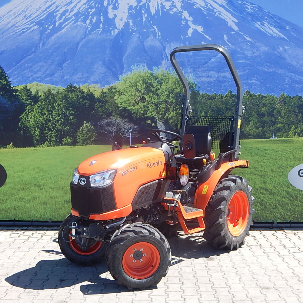 Kubota, model B2261 4WD