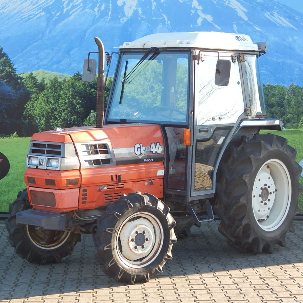 Kubota, model GL46 nr. ramy: 10033 4WD + KABINA